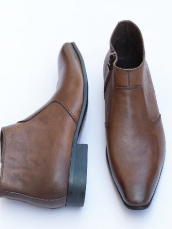 Brown side zip boot