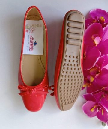 Red wetlook doll shoe with bow