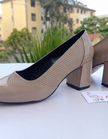 Beige pointed printed block heel