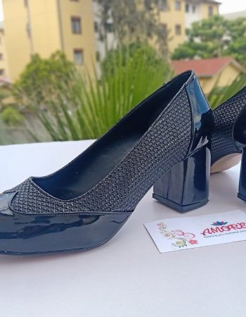 Black pointed printed block heel