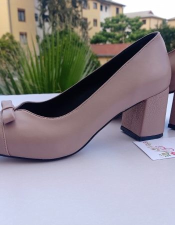 Pink pointed matte block heel with bow