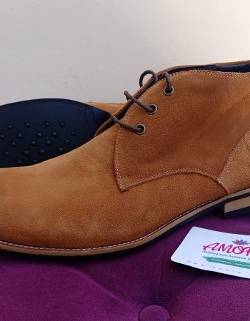 Brown suede chukka boot