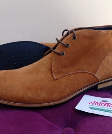 Brown suede chukka boot