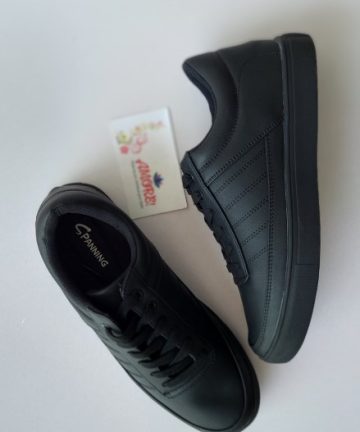 SP Black sneaker with side stripes