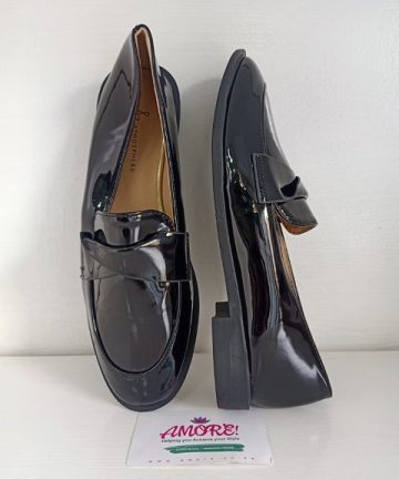 Black wetlook moccasin