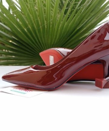 Maroon heel