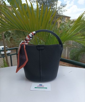 Black petit bucket bag