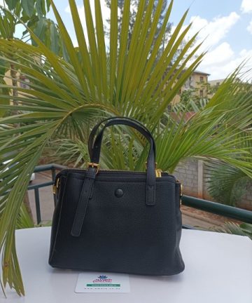 Black petit crossbody bag